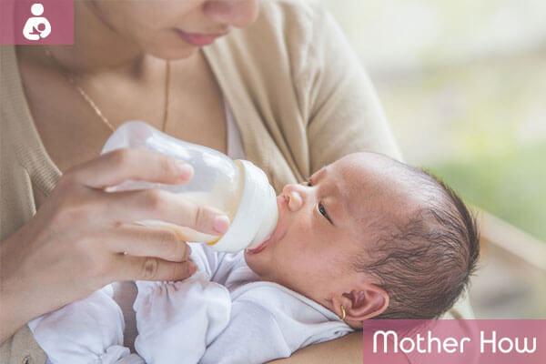 MotherHow-mother-feeding-baby