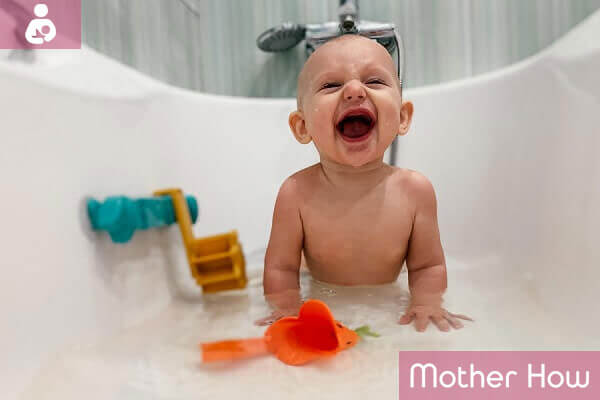 baby-in-bath-tub