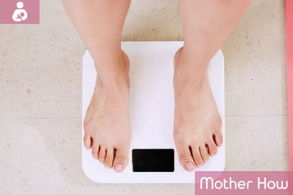 women-checking-weight