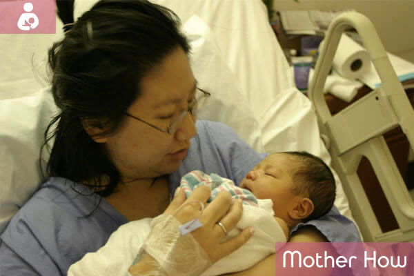 Mother-with-baby-in-hospital