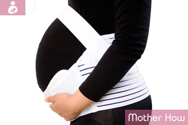 Women-with-Pregnancy-Support-Belt