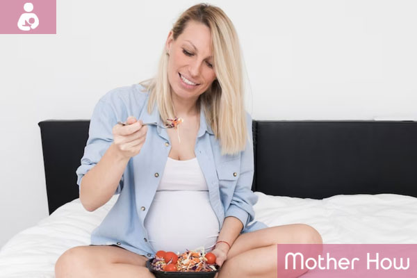 pregnant-woman-eat-healthy-food